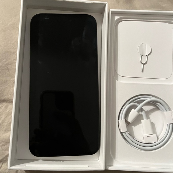 Apple iPhone 14 Pro Max / Black - Picture 4 of 7